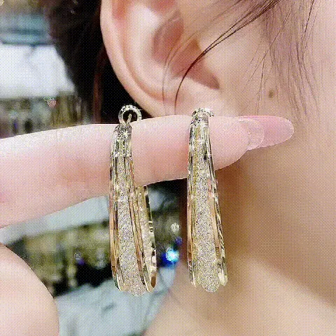 Brincos ovais da moda