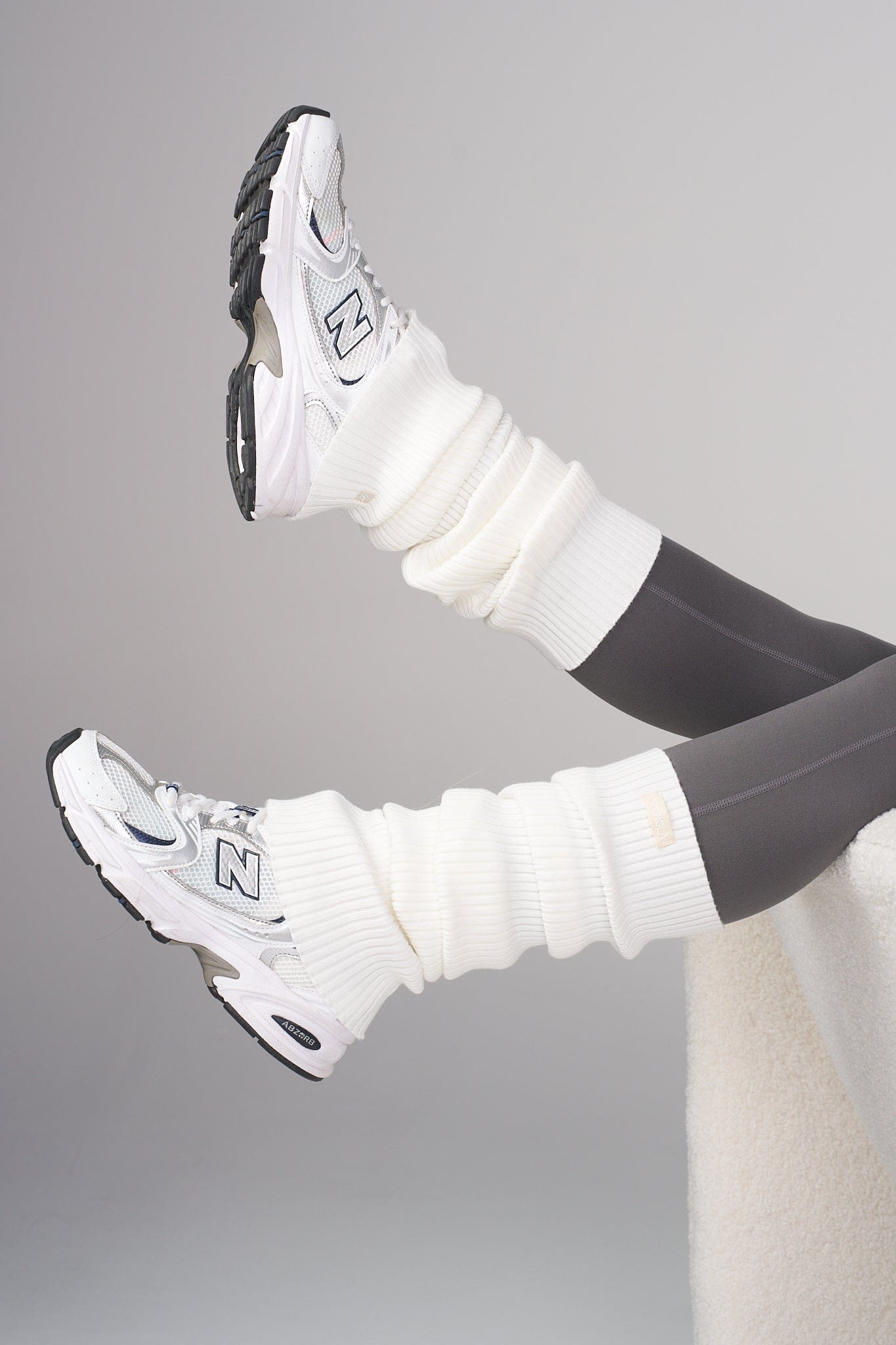 W6100 - Leg Warmers