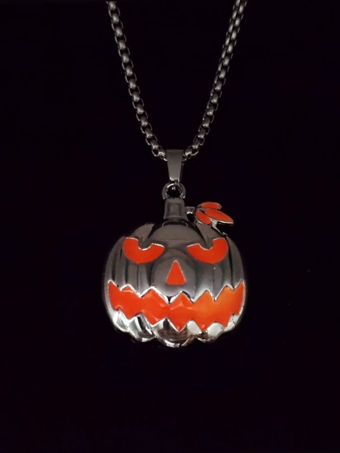 Unisex Halloween accessories luminous pumpkin pendant glowing at night ghost face necklace