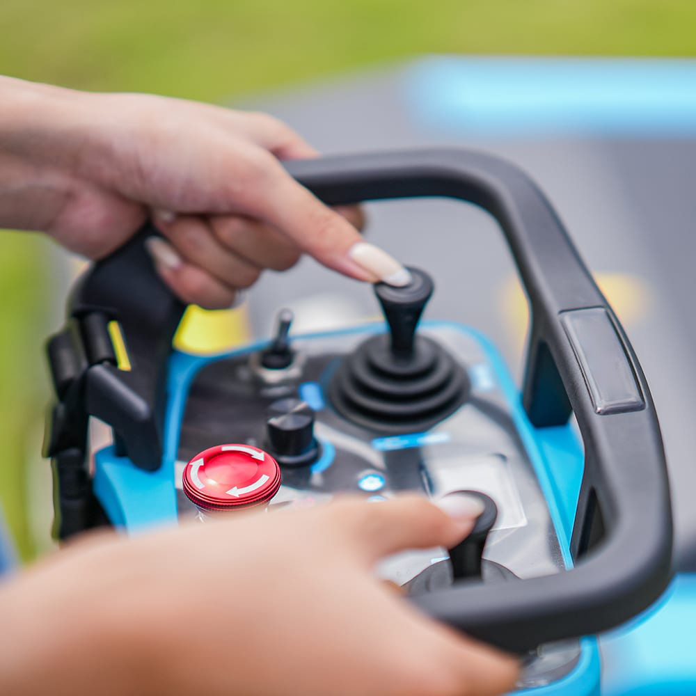 ⚡Clearance Sale🌞THE RC MOWER BUILT FOR EXTREMES