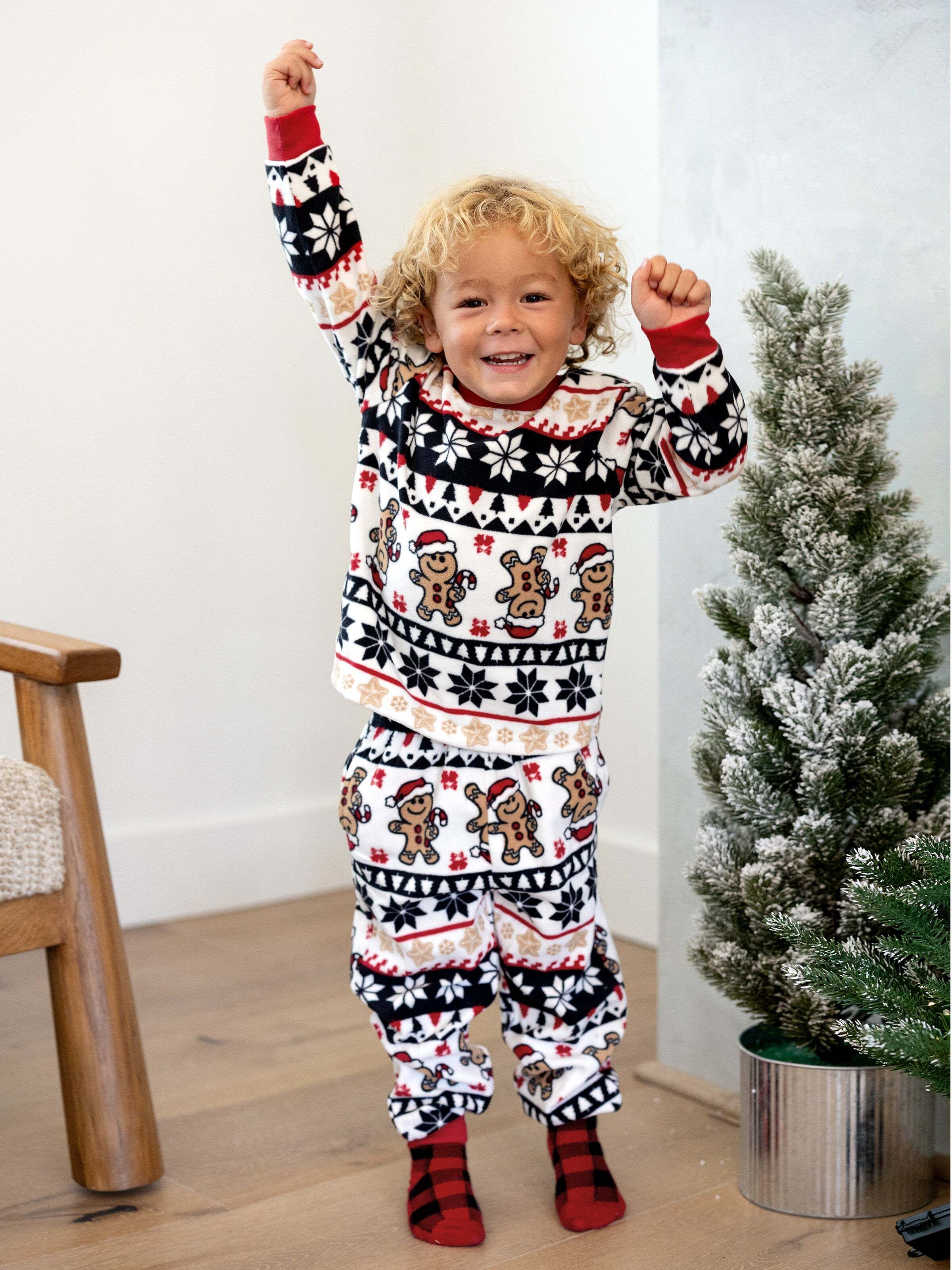 Christmas Matching Family Fleece Pajamas Set Gingerbread and Snowflake Print PJS with Christmas Socks Red