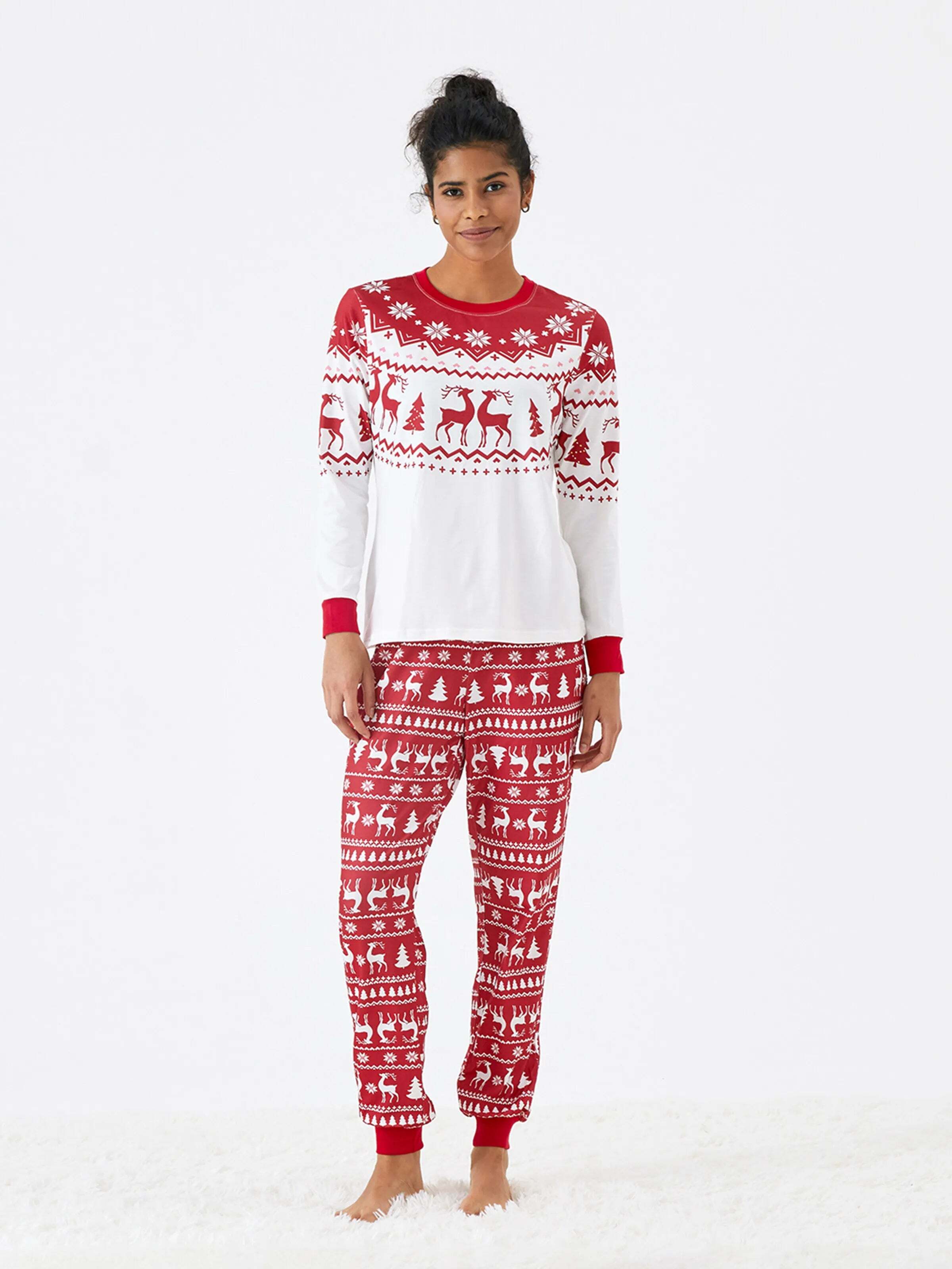 Christmas Reindeer and Snowflake Print Family Matching Pajamas Sets with Christmas Socks Red