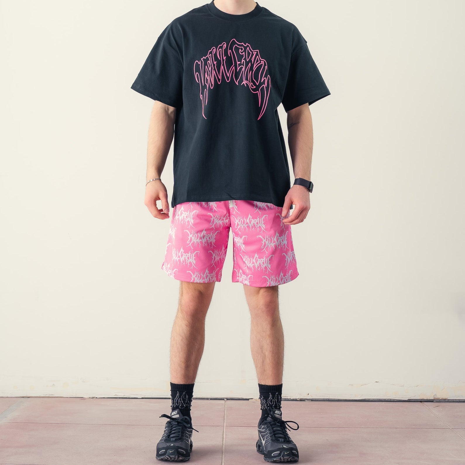 RELAXED CUT SHORTS ALL OVER - PINK / WHITE