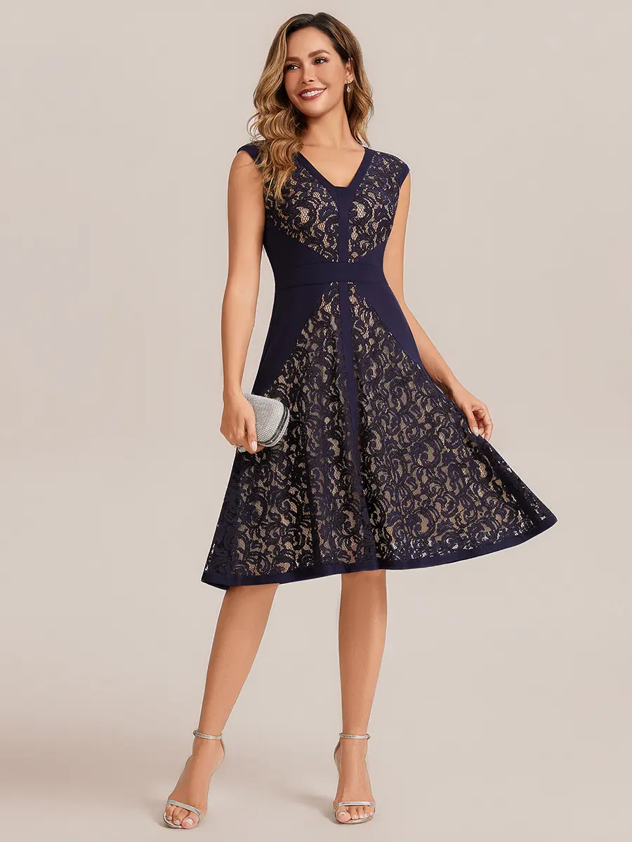 🌸 Elegant Floral Lace V-Neck Evening Gown
