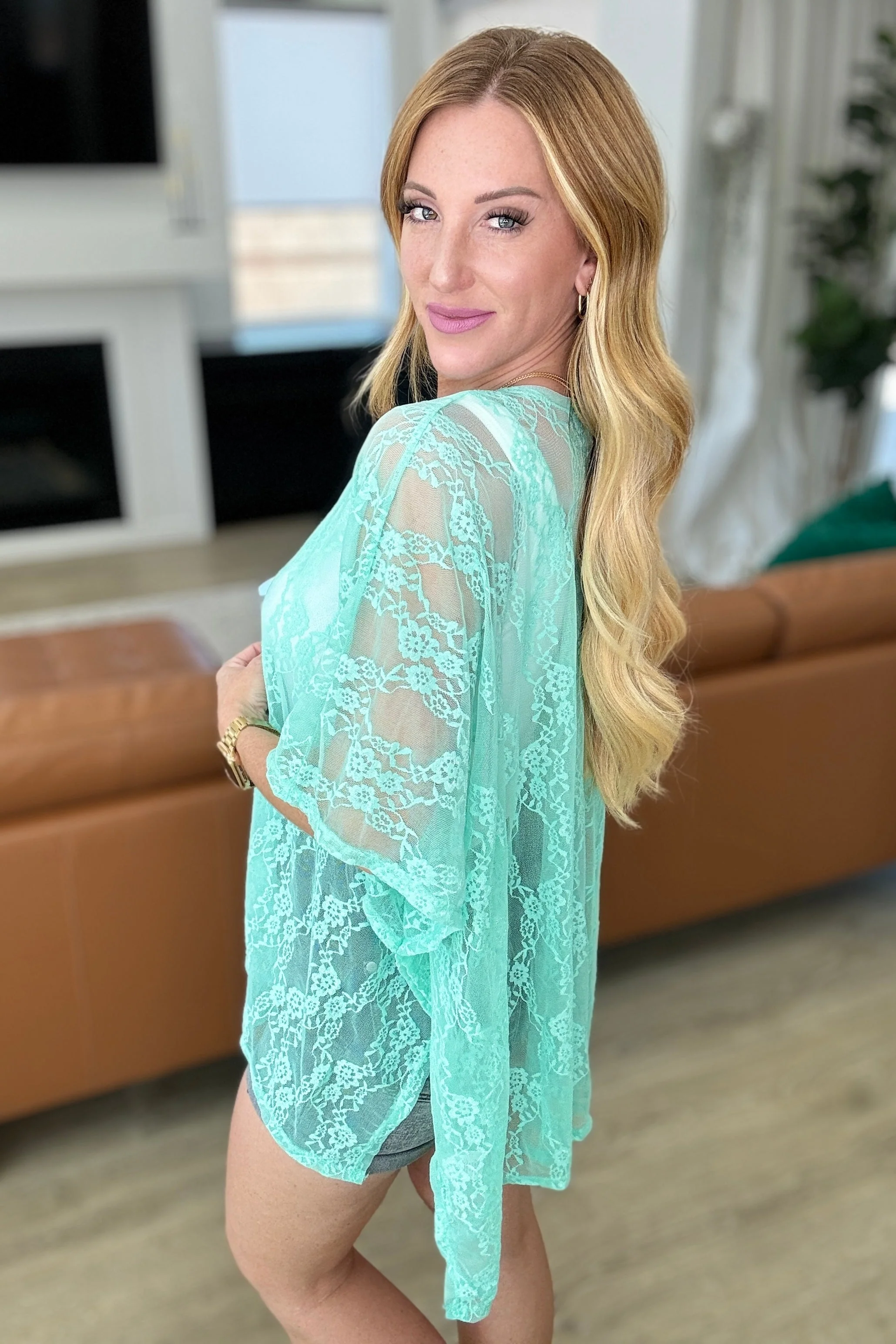 Ahead Lace Kimono In Mint