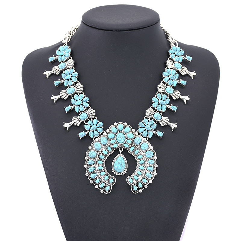 Boho Turquoise Flower Pendant Alloy Necklace