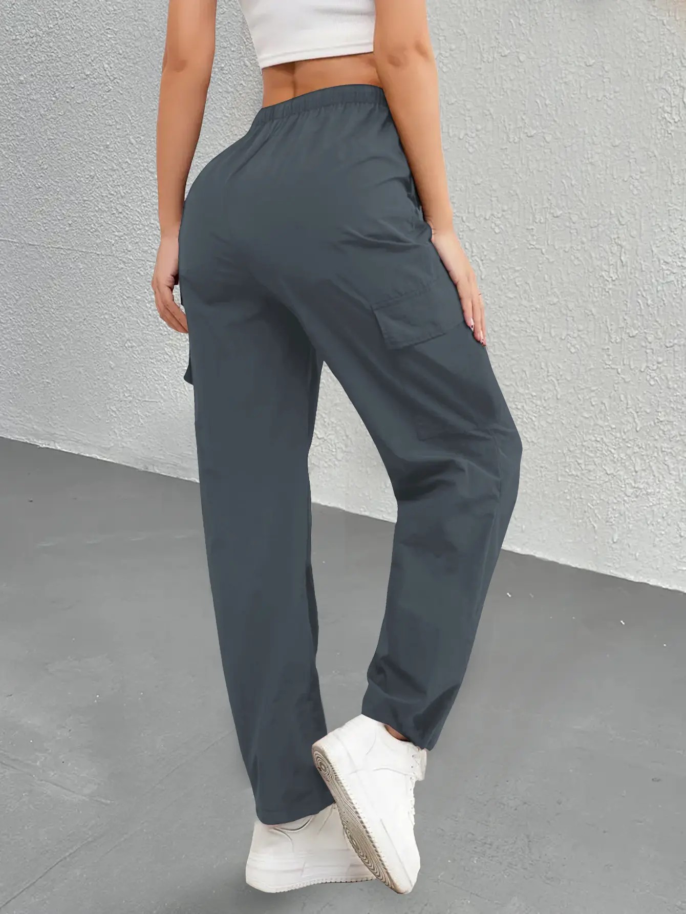 Women’s cargo pants with multiple pockets