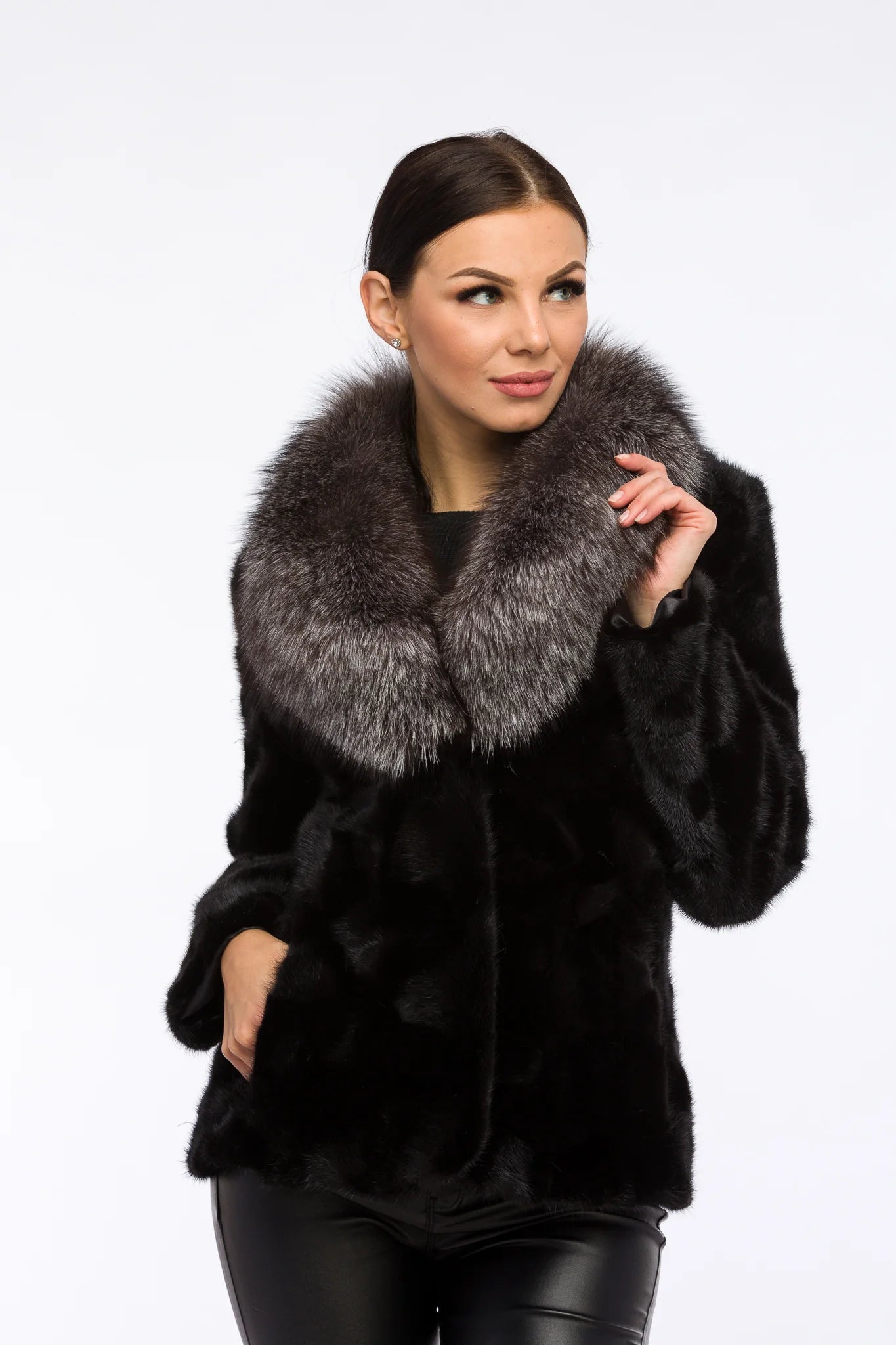 Haină din Blană Naturală de Nurcă cu Guler de Vulpe, Femei, Obsidian și Grey Frost 162