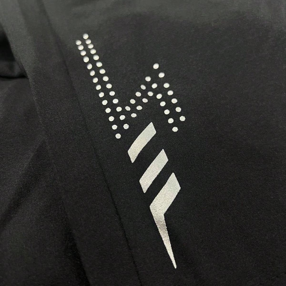 Men's / Unisex Fashion Sports Shorts — Reflective Geometric Print, Drawstring Waist, Side Zip Pockets