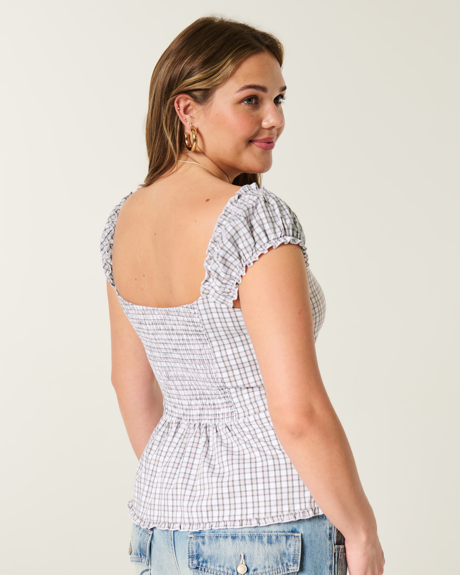 On\/Off-the-Shoulder Ruffle Trim Top