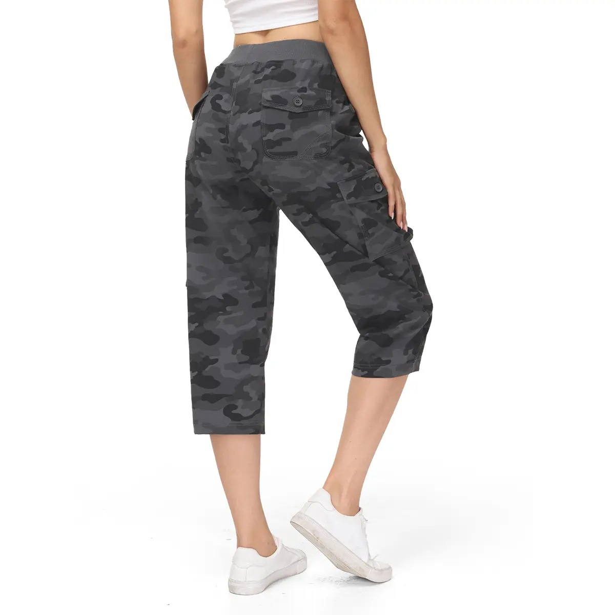 Women’s Lightweight Quick-Dry Capri Cargo Pants