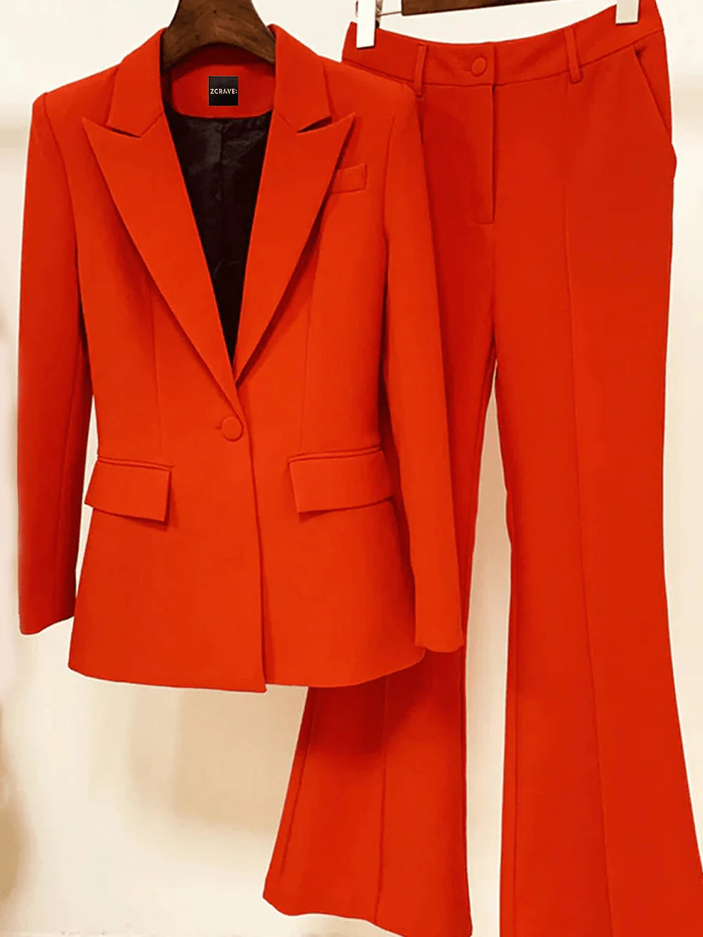 SoloveDress Red 2 Piece Peak Lapel Single Breasted Slim Fit Women's Suit