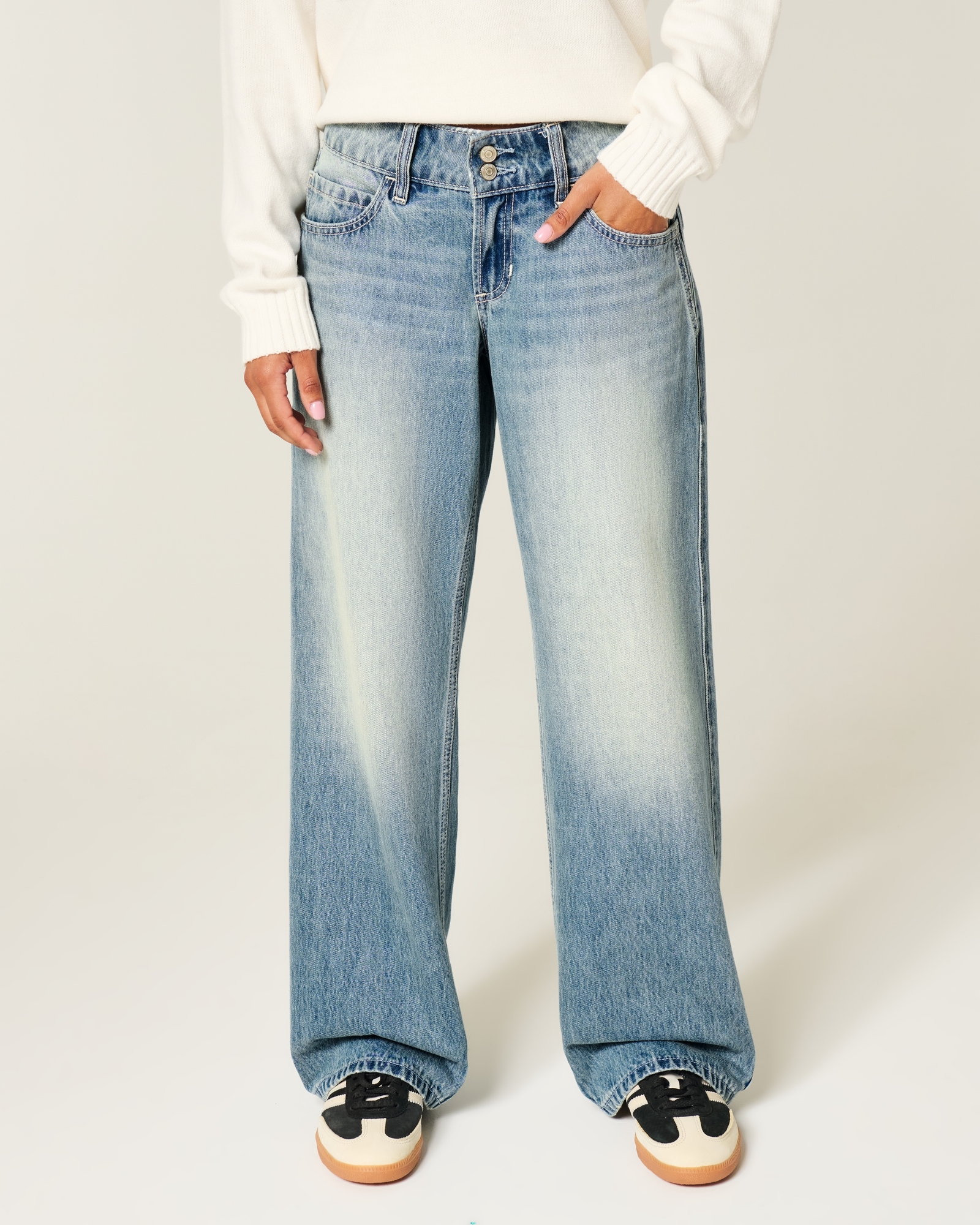 Low-Rise Y2K Light Wash Baggy Jeans
