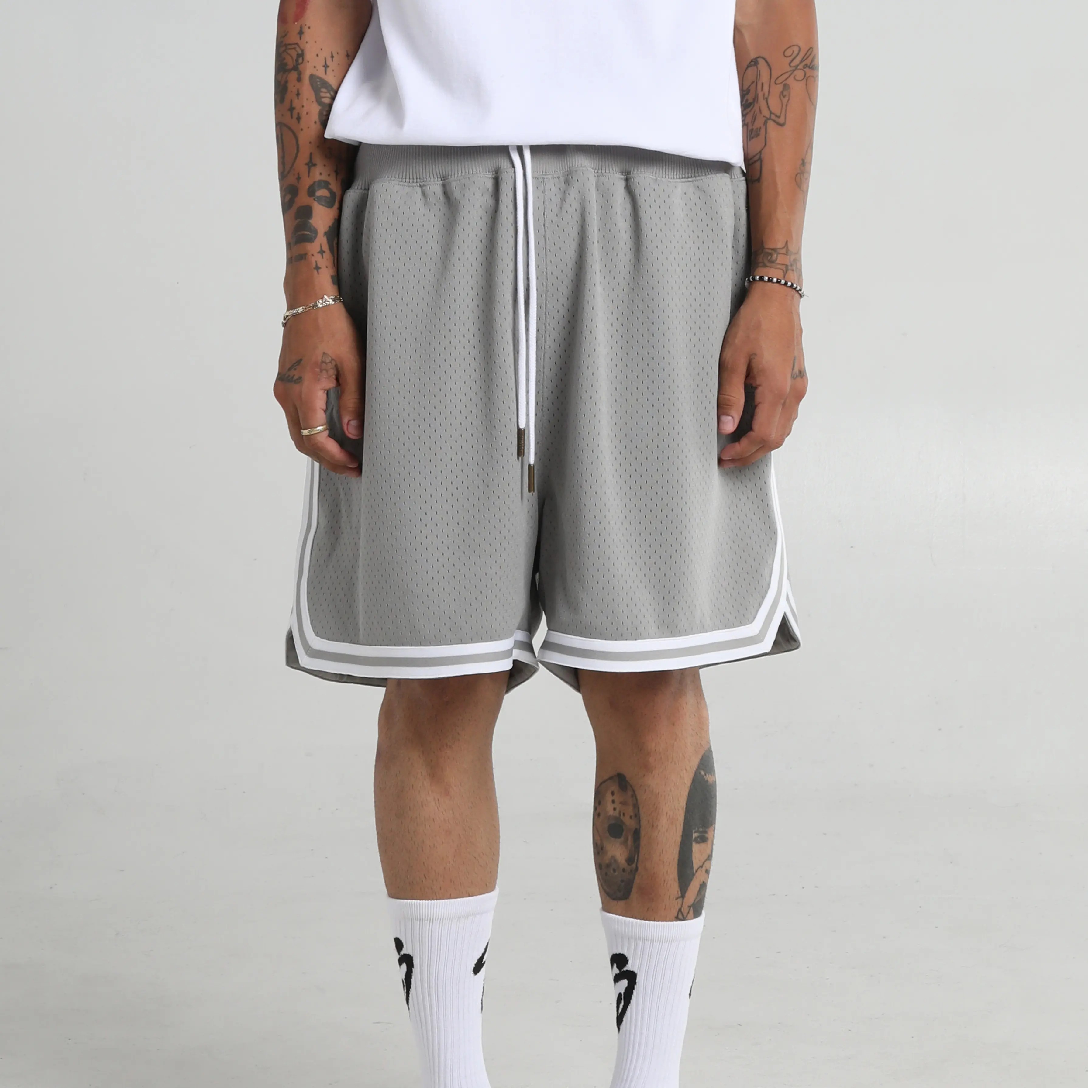 Retro Basketball Shorts – Tonal Ribbing, 3 Pockets, Wide Leg Opening