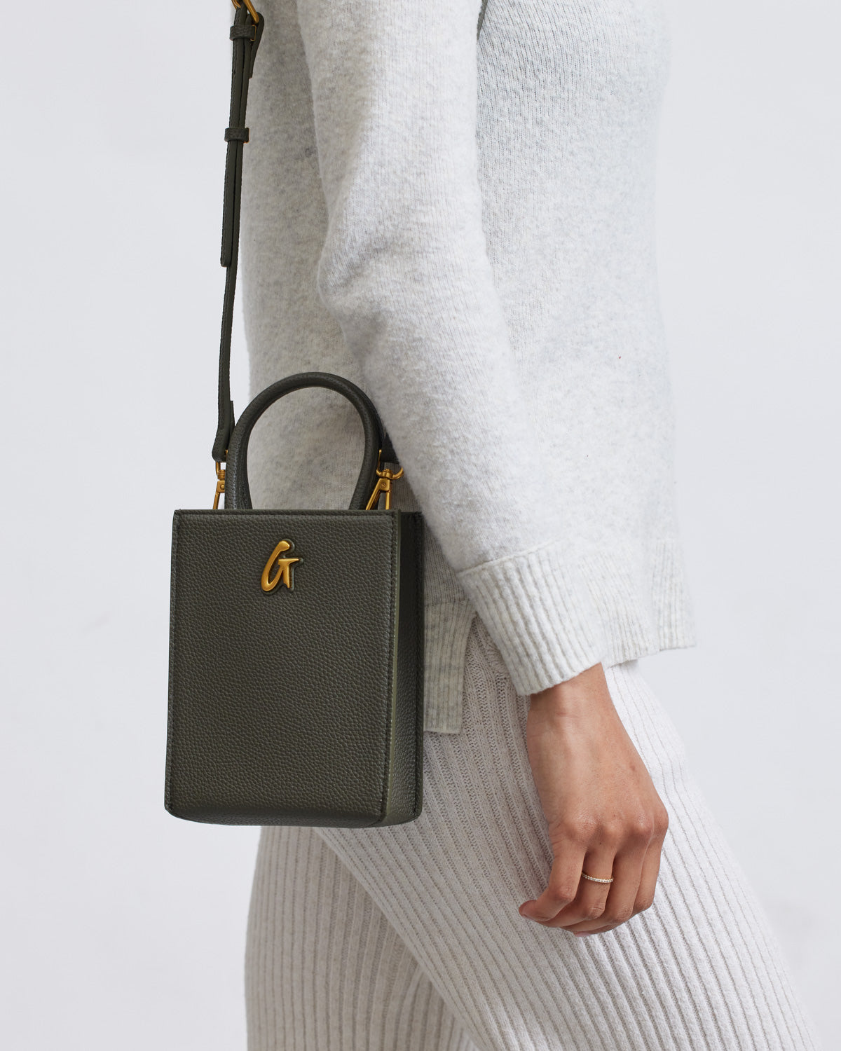 MINI PEBBLE TOTE - OLIVE GREEN
